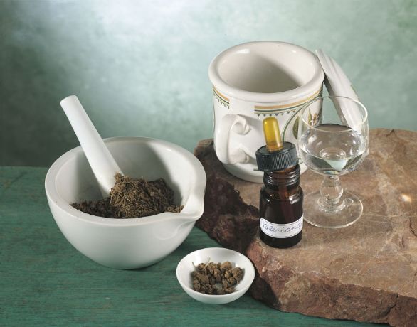 La valeriana come sedativo naturale La valeriana è una pianta erbacea comune tipica delle regioni fredde dell'Europa. Ha proprietà sedative, ipnotiche e spasmolitiche e non produce assuefazione o dipendenza.