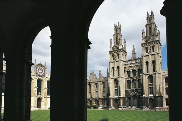 Trinity College Le sale di Hogwarts corrispondono agli interni di diversi edifici accademici di Oxford, in questa foto il Trinity College.
© De Agostini Picture Library.