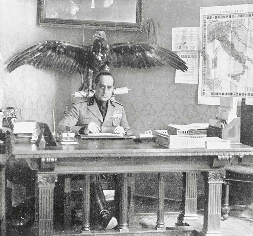 Achille Starace Achille Starace (Sannicola, 18 agosto 1889 - Milano, 29 aprile 1945), uomo politico e dirigente sportivo italiano. È stato segretario del Partito Nazionale Fascista e presidente del Comitato Olimpico Nazionale Italiano.
© De Agostini Picture Library