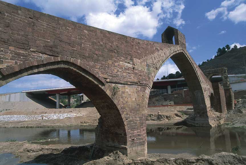 Il Pont del diable, Barcellona Il Pont del diable, ponte e arco di epoca cartaginese III sec. a.c. presso Martorell nei dintorni di Barcellona.
De Agostini Picture Library