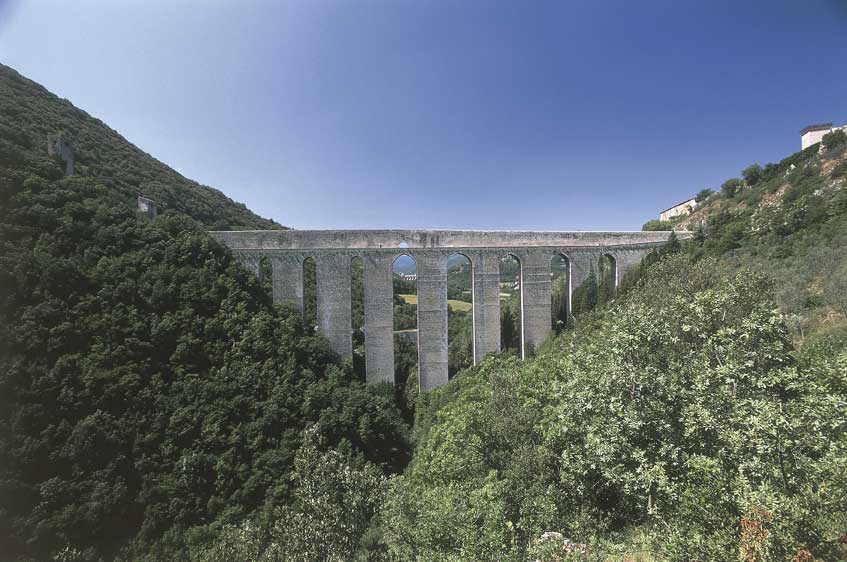 Ponte delle Torri a Spoleto Ponte delle Torri a Spoleto (Perugia).
De Agostini Picture Library