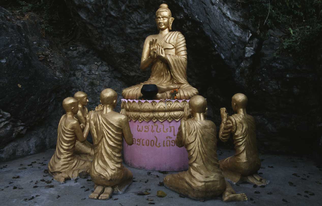 Laos, collina sacra Phu Si Laos - Louangphrabang (Luang-Prabang), collina sacra Phu Si (Phousi). Gruppo scultoreo religioso.
© De Agostini Picture Library
