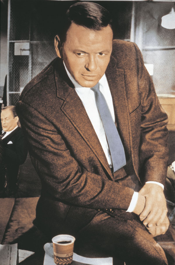 Frank Sinatra, nome d'arte di Francis Albert Sinatra (Hoboken, 1915 - Los Angeles, 1998), cantante, attore e conduttore televisivo statunitense Con il bebop, il jazz diventa musica di puro ascolto e perde molto del suo pubblico, che si volge al jazz tradizionale, o a cantanti melodici (Frank Sinatra), o al rhythm and blues. 