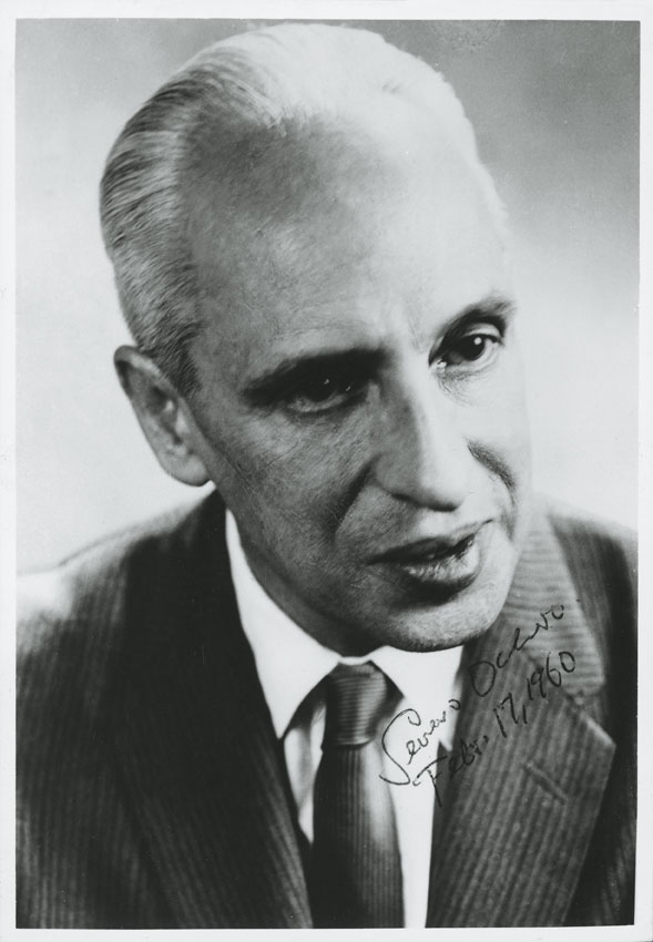 Hermann Staudinger, premio Nobel per la chimica nel 1953 Hermann Staudinger (1881-1965). Dedicatosi allo studio dei composti di alto peso molecolare, svolse ricerche fondamentali sulla polimerizzazione, contribuendo a gettare le basi della chimica degli alti polimeri e delle materie plastiche. Per tali indagini ottenne nel 1953 il premio Nobel per la chimica. 