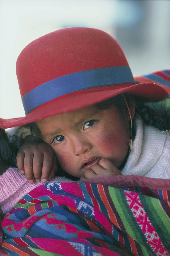 Nativo americano originario del Perù La difesa delle comunità indigene e la salvaguardia delle antiche tradizioni locali si scontrano con le esigenze delle compagnie petrolifere che da anni sfruttano i giacimenti presenti nelle regioni settentrionali del Paese.