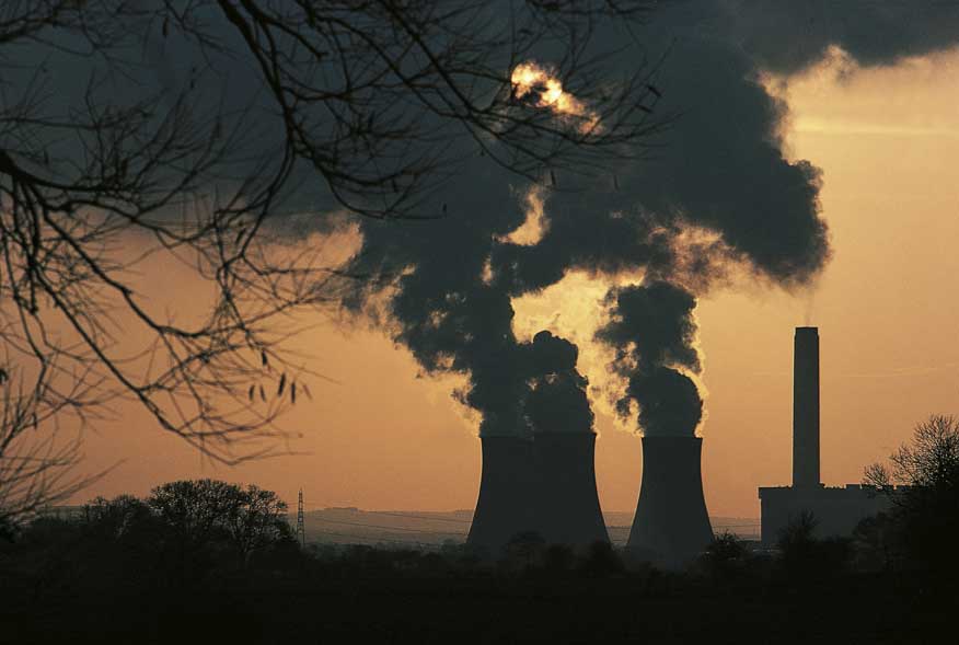 Didcot Power Station, Regno Unito Immagine della Didcot Power station nel Regno Unito: l'inquinamento è una delle prime cause di perdita di biodiversità.
© De Agostini Picture Library.
