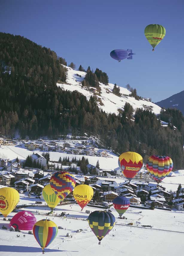 Festival delle mongolfiere, Dobbiaco Festival delle mongolfiere (Ballonfestival) a Dobbiaco (BZ).
De Agostini Picture Library