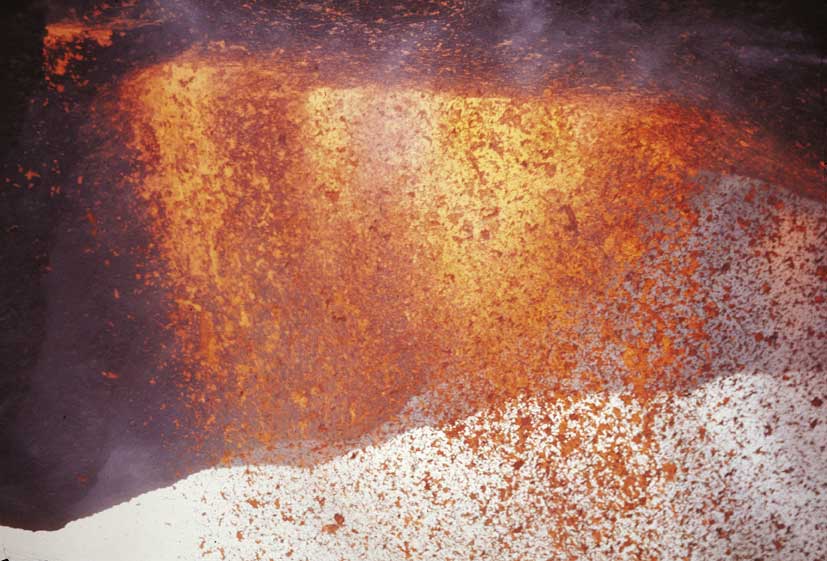 Vulcani della Kamcatka, Russia Russia - Vulcani della Kamcatka (Patrimonio dell'Umanità UNESCO 1996) - Vulcano in eruzione.
© De Agostini Picture Library